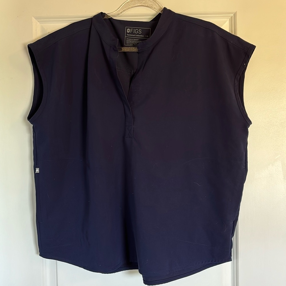 rafaela oversized figs scrub top